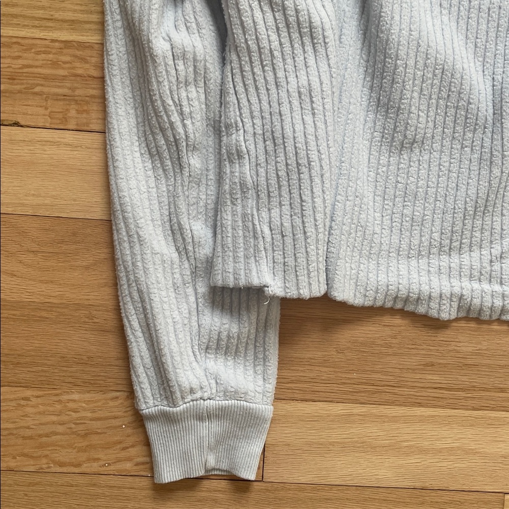 Wildfox Heather light Blue Gray Long Sleeve Top size M - Picture 8 of 12
